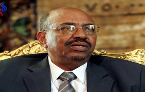 البشير يكشف عن خطة غزو العراق وتجاهل صدام لمعلوماته!