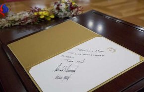 رسالة قصيرة بخط يد ترامب تكشف الكثير عن شخصيته