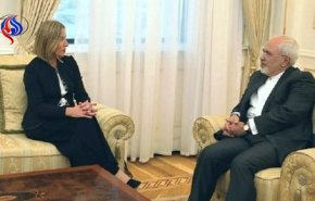 ظريف يلتقي موغريني على هامش المؤتمر الأمني لآسيا الوسطى