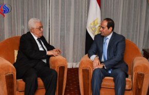 السيسي يطمئن على صحة عباس