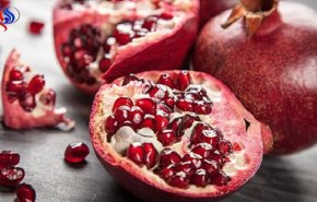كيف نتخلص من بقع الرمان على الأظافر والملابس