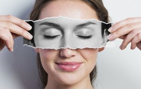 لمعالجة تورّم العين صباحاً.. إليكِ هذا الحل!