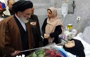 ممثل قائد الثورة الاسلامية يعود المصابين بزلزال كرمانشاه