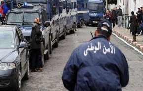جريمة هزّت الجزائر.. رجل يرتكب مجزرة بحق عائلته،والسبب؟!