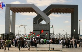 سخط شعبي فلسطيني لعدم فتح معبر رفح بشكل كامل +فيديو