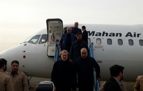 لاريجاني يتفقد المناطق المتضررة من الزلزال
