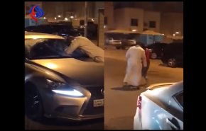 شاهد.. مُلاكم كويتي يعتدي على فتاة بعد كسر زجاج سيارتها!