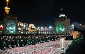 بالصور.. مراسم العزاء في ليلة ذكرى استشهاد الامام الرضا (ع)