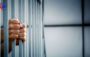 جريمة فظيعة ..فتاة تقتل أمها وتسمم أباها، والسبب لا يعقل؟!