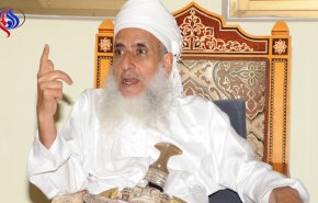 هذا ما فعله العمانيون بعد أن صنفت السعودية مفتيهم ضمن الارهابيين !