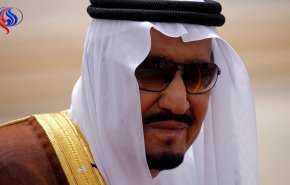 صور جديدة للملك سلمان مع الأمير طلال وابن أخيه

