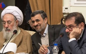  ماجرای یک عکس معروف / محمود احمدی‌نژاد در جلسه مجمع به چه می‌خندید؟