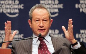 ملياردير مصري يهاجم بن سلمان بشدة، ويصفه بلفظ قاسٍ!