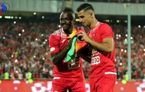برسبوليس يواصل صدارته للدوري الايراني بفوز عريض على ذوب آهن