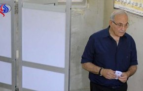 نيويورك تايمز: شفيق قد يواجه تهما بالخيانة


