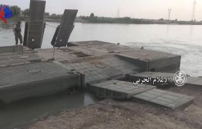 افتتاح المعبر المائي بين ضفتي الفرات بدير الزور 