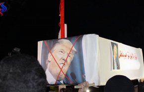 بالصور.. اهالي غزة يشيعون نعش ترامب