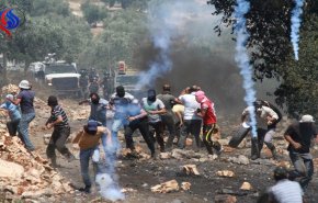 شاهد بالفيديو..مواجهات بين الفلسطينيين وقوات الاحتلال 