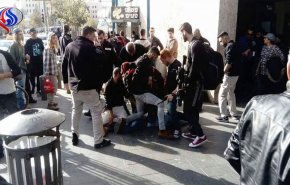 فيديو وصور؛ إصابة خطيرة لحارس اسرائيلي طعنا بالقدس