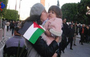 مدارس تونس تبدأ يومها بتحية العلم الفلسطينى