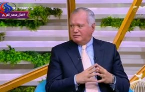بالفيديو... وزير خارجية مصر الأسبق يبكي علي الهواء!