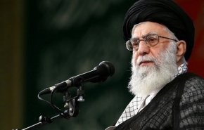 الامام الخامنئي ينعى الفقيد آية الله حائري شيرازي
