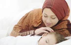 مفاجأة .. احتضان الطفل يؤثر على حمضه النووي!
