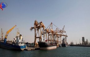 وزارة النقل اليمنية تكذب تصريح السفير السعودي بدخول أربع رافعات لميناء الحديدة
