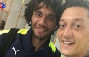 فيديو.. محمد النني يعلّم مسعود أوزيل العربية