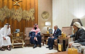 ما يحدث في صنعاء يربكهم... هذا ما طلبه ابن سلمان وابن زايد من قادة الإصلاح اليمني
