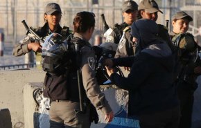 بتر يد أسيرة فلسطينية في سجون الاحتلال بسبب الإهمال الطبي