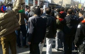 تظاهرة لمئات الاشخاص.. ذریعة لهجمات الاعلام المعادي