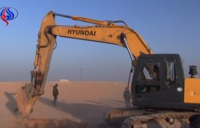 بالفيديو: السلطات السورية تواصل انتشال جثامين الشهداء من المقابر الجماعية في الرقة