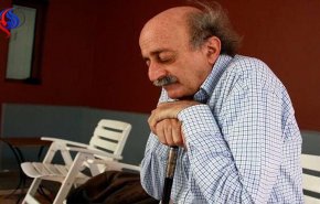 هكذا عايد وليد جنبلاط اللبنانيين برأس السنة!