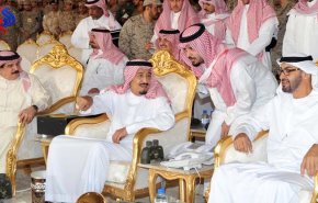 2017.. عام هرولة ثلاث دول عربية نحو التطبيع العلني مع الاحتلال

