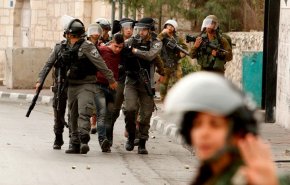 شاهد..وصية جدّ فلسطيني لحفيده حين اعتقله جنود الاحتلال 