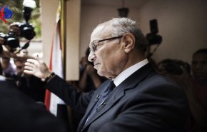 شفيق يغادر الفندق.. ويذهب لمنزله!