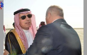 الجبير بمنزل عائلة اردنية مواسيا بعزاء والدتهم؛من هي؟