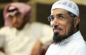 السعودية.. حظر سفر 17 من أقرباء الداعية سلمان العودة!