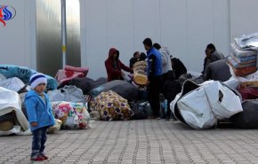 رئيس وزراء هذه الدولة الأوروبية يصف اللاجئين بالمحتلين !