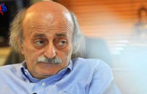 شاهد... جنبلاط يسخر من ترامب بهذه الصورة
