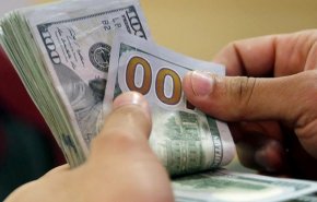 أسعار الدولار تسجل استقرارا نسبيا مقابل الدينار العراقي