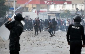 ليلة ثالثة من الصدامات في تونس وتوقيف اكثر من 300 شخص