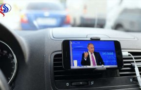 كيف يطالع بوتين الأخبار في 