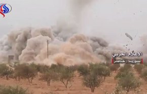 بالفيديو..لحظة تفجير الجيش السوري لمستودع قنابل 