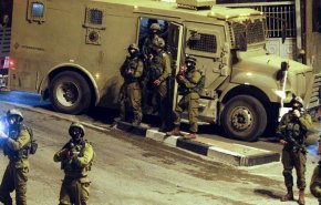 الاحتلال يعتقل 15 فلسطينيا بالضفة
