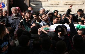 جماهير غزة تشيع جثمان صياد قتله الجيش المصري (صور)