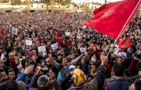 آلاف المحتجين يتظاهرون في مدينة جرادة المغربية لتحسين وضعهم