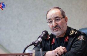 العميد جزائري: الاعداء يهدفون لصنع هوّة بين الشعب والحرس الثوري