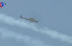 بالفيديو ...مروحيات امريكية تستهدف سيارات تقل مسؤولين عراقيين غرب محافظة الأنبار